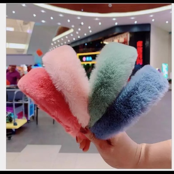 Furry Head Bands - Picture 6 of 6